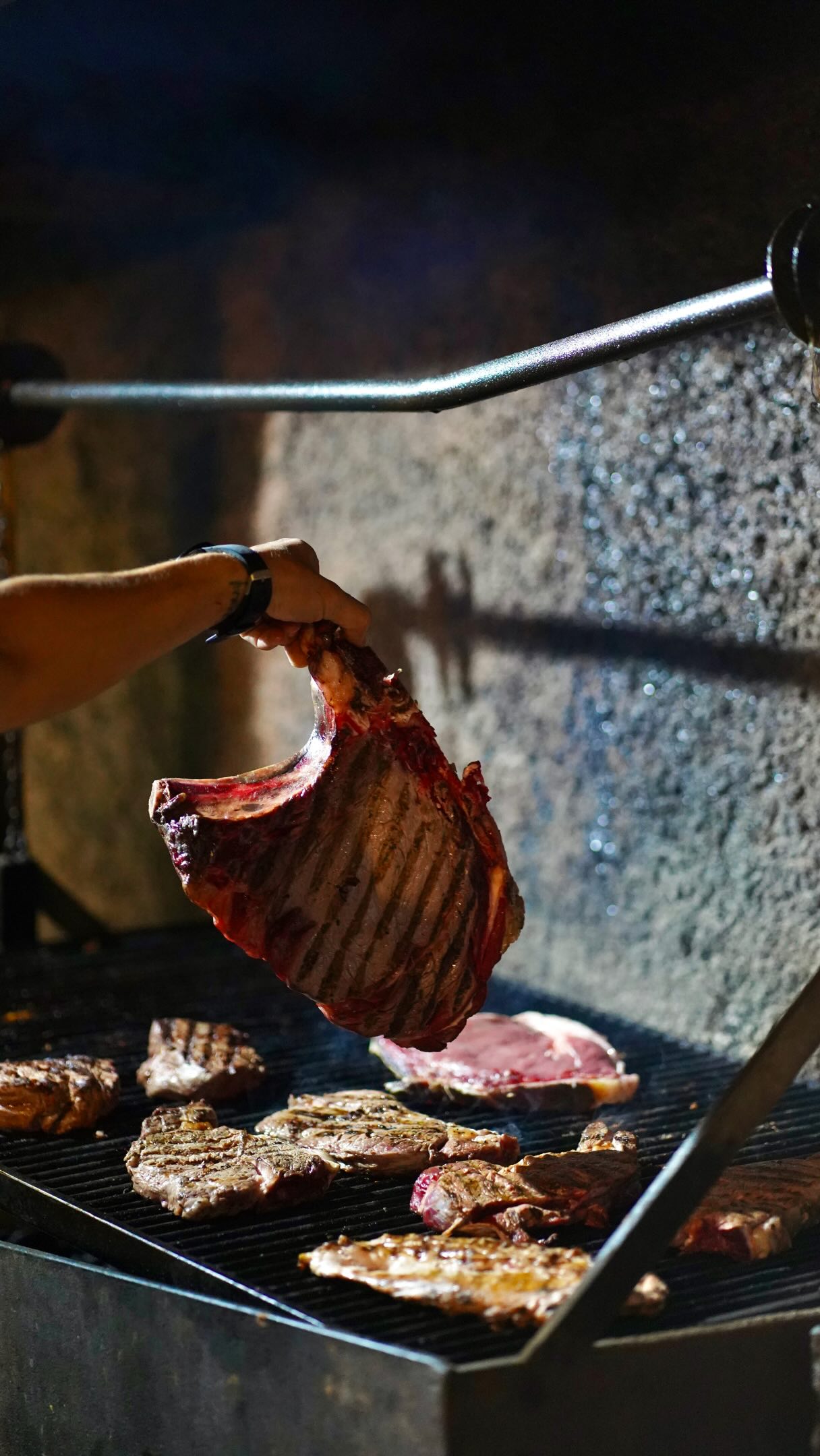 Mente en la terraza, corazón en la brasa. ❤️🥩

Si este vídeo no te hace salivar y querer pedirte una cerveza helada, no sabemos qué lo hará. Trae a los tuyos y ven a disfrutar del auténtico ambiente del grill.

🕒 Cocina ininterrumpida de 12 a 12 de la noche.
📞 Reserva tu mesa: 971 56 72 70
📍 Restaurante Grill Binicanella