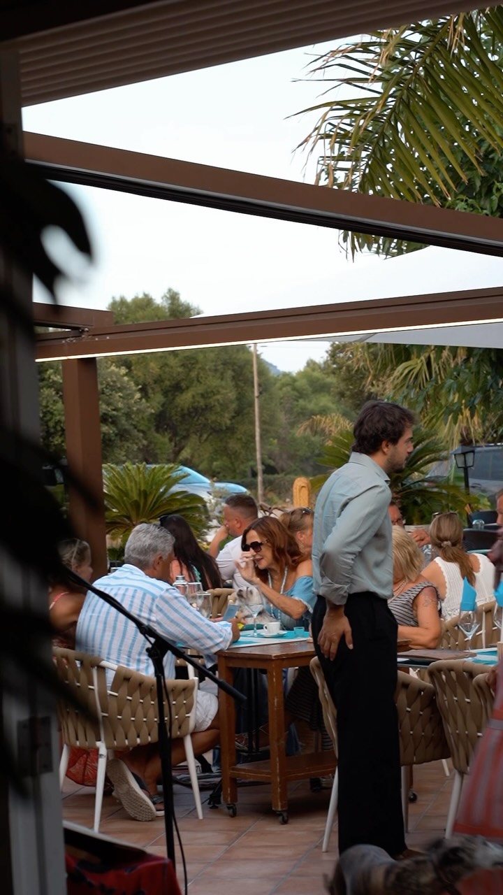 🔥 Del grill a tu mesa, puro sabor en cada bocado. 🥩✨ Así se vive la auténtica experiencia en nuestro restaurante, donde la mejor carne se cocina a la perfección y llega jugosa y llena de sabor. ¿Listo para disfrutarla?

☎️ 971 56 72 70
📍Carretera Son Servera - Capdepera Km.2

••

🔥 Vom Grill auf den Tisch, purer Geschmack in jedem Bissen. 🥩✨ Das ist das authentische Erlebnis in unserem Restaurant, wo das beste Fleisch perfekt gegart wird und saftig und voller Geschmack ankommt. Bereit zum Genießen?

☎️ 971 56 72 70
📍Carretera Son Servera - Capdepera Km.2