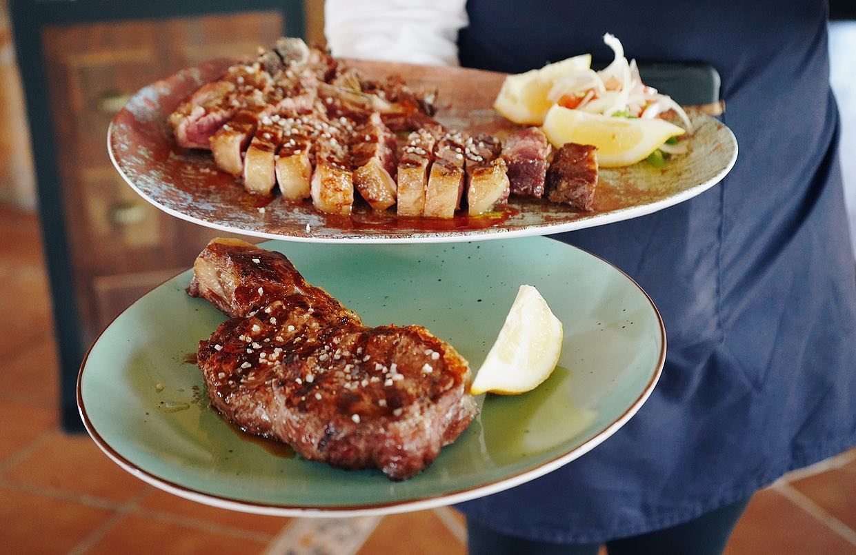 ¡Los findes empiezan los jueves en #RestauranteGrillBinicanella! 🙌⁣
⁣
Un ambiente de lo más especial y una carta mediterránea que te sorprenderá. 🤗⁣
⁣
RESERVA YA TU MESA: ⁣
☎️ 971 56 72 70⁣⁣⁣⁣⁣⁣⁣⁣
📍Carretera Son Servera - Capdepera Km.2⁣
⁣
⁣
- · - ⁣
⁣
⁣

Die Wochenenden beginnen donnerstags im #RestauranteGrillBinicanella! 🙌

Eine ganz besondere Atmosphäre und eine mediterrane Speisekarte, die Sie überraschen wird. 🤗
⁣
BUCHEN SIE JETZT IHREN TISCH.⁣
☎️ 971 56 72 70⁣
📍Carretera Son Servera - Capdepera Km.2